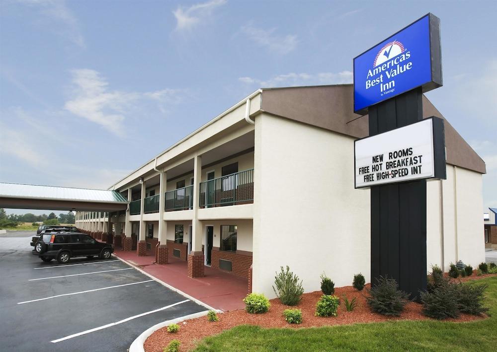Quality Inn Lawrenceburg エクステリア 写真