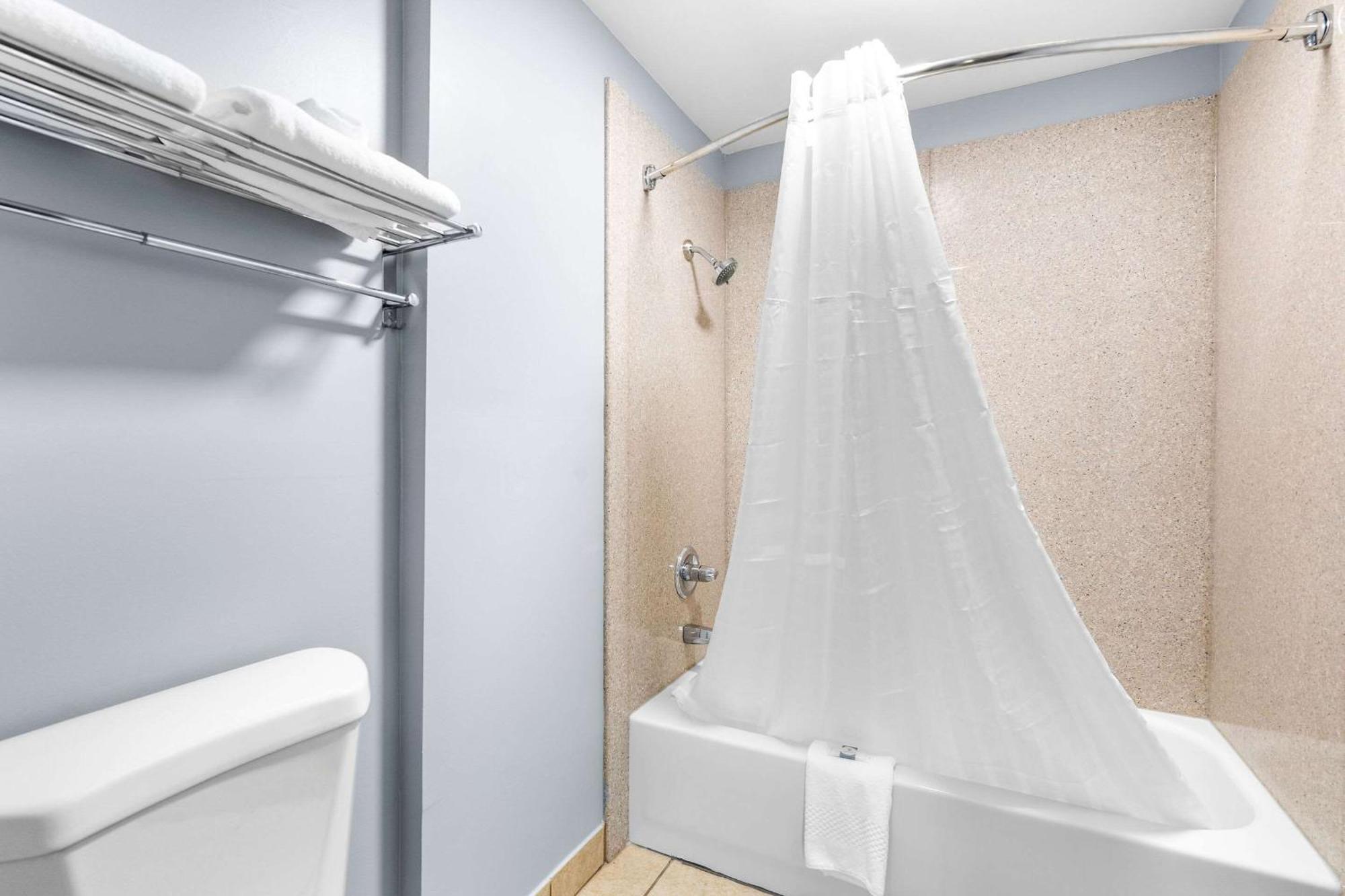 Quality Inn Lawrenceburg エクステリア 写真