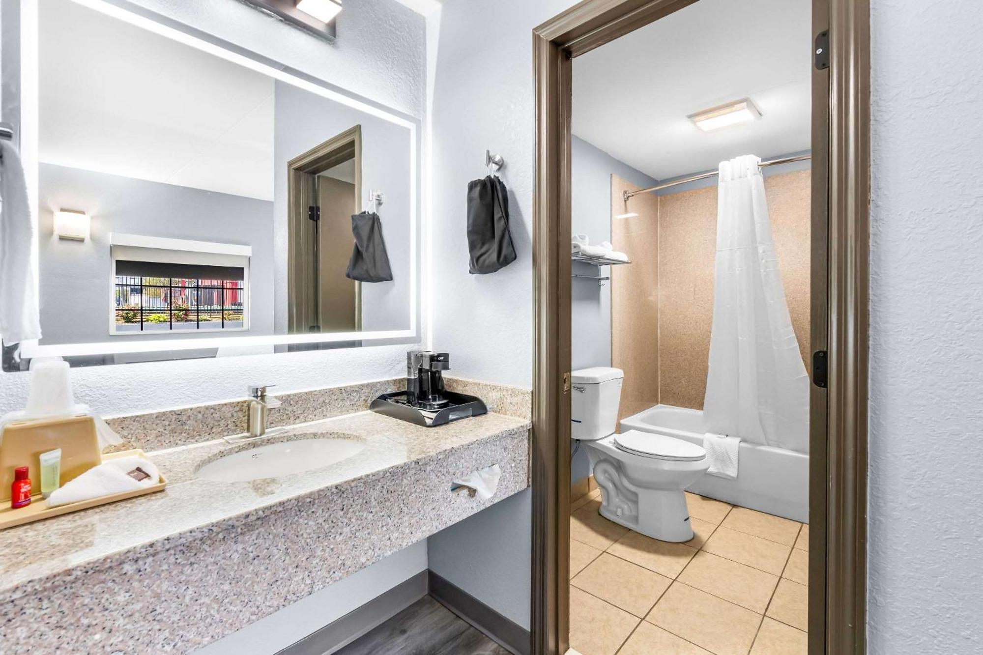 Quality Inn Lawrenceburg エクステリア 写真