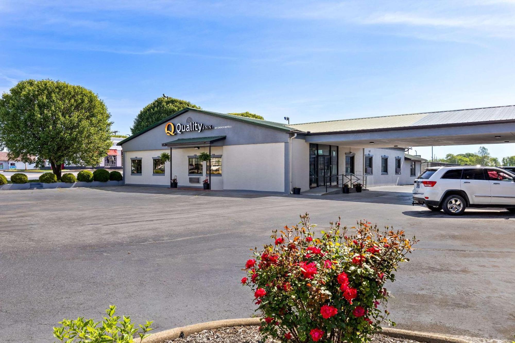 Quality Inn Lawrenceburg エクステリア 写真